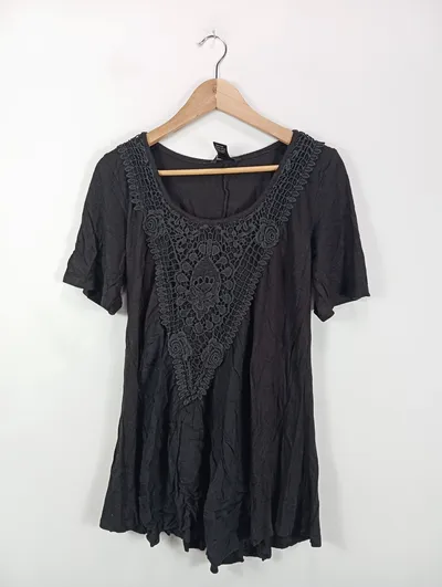 Ellos Damen Top Shirt mit Spitze Gr. 42/44 Schwarz Feminin