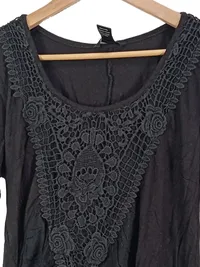 Ellos Damen Top Shirt mit Spitze Gr. 42/44 Schwarz Feminin 3