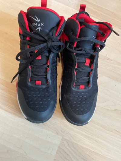 TARMAK Basketballschuhe Kinder Gr. 38 Schwarz Rot Sportlich Force Lock 2.0