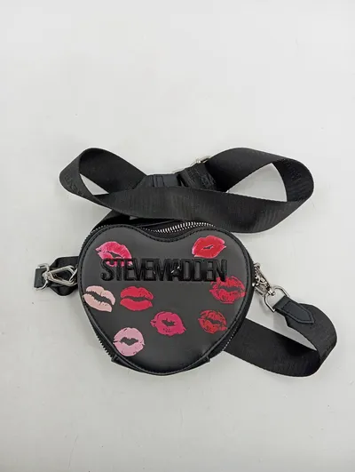 Steve Madden Heart Bag Umhängetasche Damen Schwarz Kussmund Lips Print