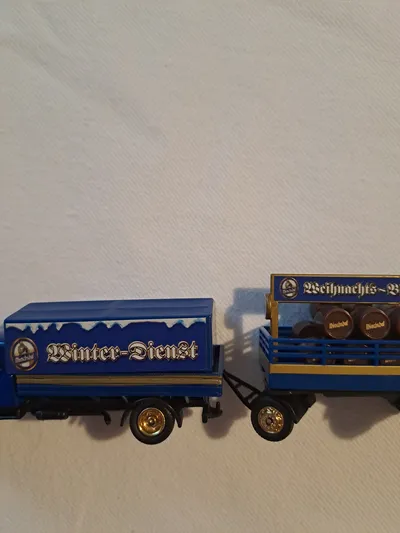 Mönchshof LKW mit Anhänger Winter-Dienst Weihnachts-Bier Modellfahrzeug Blau