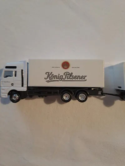 König Pilsener Modell LKW mit Anhänger Sammlerfahrzeug Mehrfarbig
