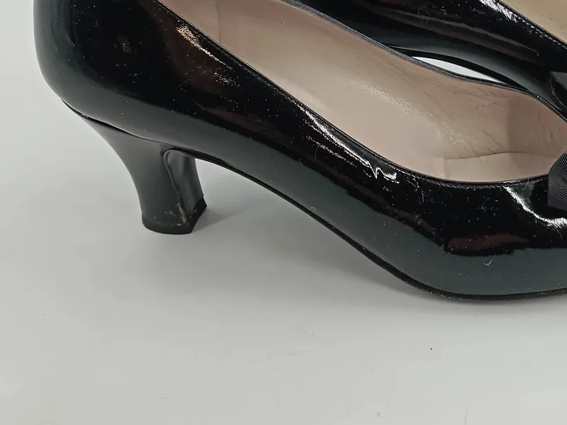 Bruno Magli Damen Pumps Schwarz Elegant Gr. 38.5 mit Schleife 4