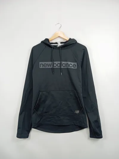 New Balance Herren Kapuzenpullover Logo Print Sportlich Schwarz Gr. 46 S