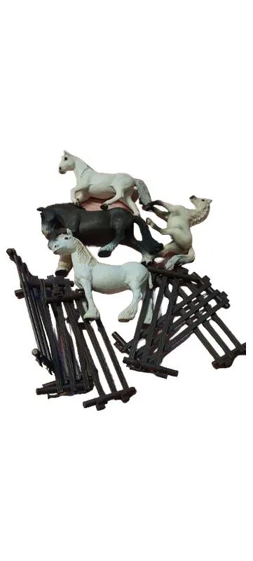 Schleich Pferde Set 4 Figuren mit Zaun Stallzubehör Bauernhof Spielfiguren
