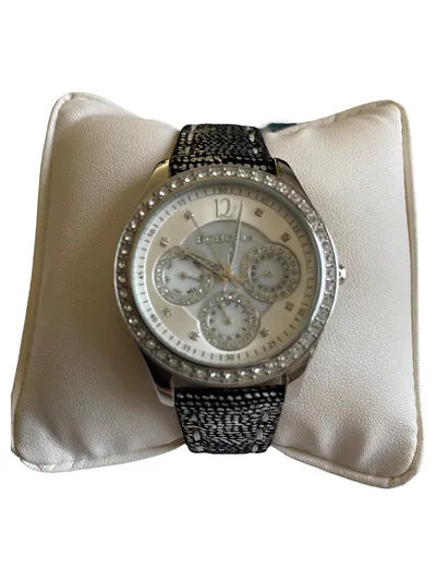 BCBGirls Damenuhr Elegant Silber Leder Strass Armbanduhr