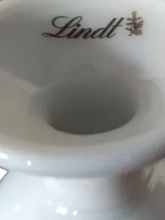 Lindt Eierbecher Porzellan Osterhase weiß charmant Tiermotiv 7cm