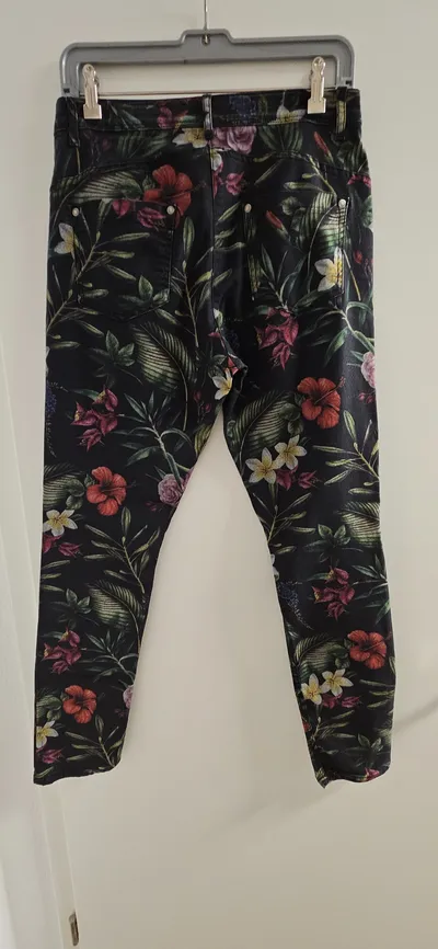 Dreamstar Damen Stoffhose Blumenmuster Mehrfarbig Gr. 40 Casual