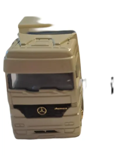Mercedes-Benz Actros LKW Modell Highlander Whisky Malt Bier Sammlerfahrzeug