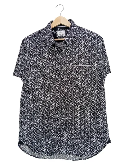 SUNRISE KINGDOM Herren Freizeithemd Kurzarm Blumenmuster Schwarz Gr. M 48