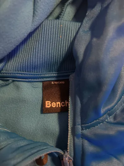 Bench Kinder Trainingsjacke Kapuzenjacke Gr. 104 Blau Sportlich
