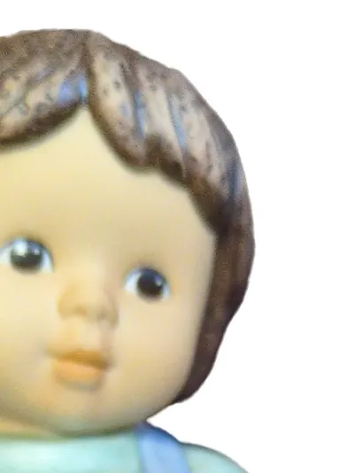 Goebel Nina Marco Dekofigur Kind mit Buch Keramik Mehrfarbig 9cm
