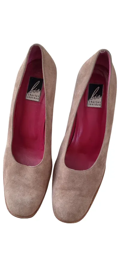 Charles Jourdan Damen Pumps Gr. 38 Beige Wildleder Klassisch Elegant
