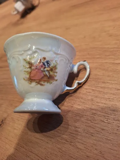 Wawel Porzellan Tasse Romantisch Pärchen Motiv Weiß 8 cm Alltag