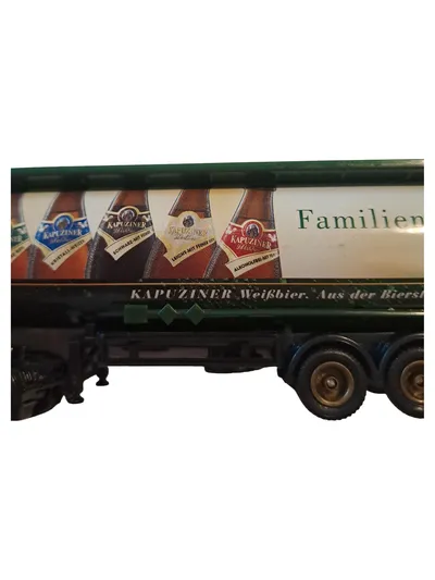 Kapuziner Modellfahrzeug Bier Tankwagen Auflieger Grün