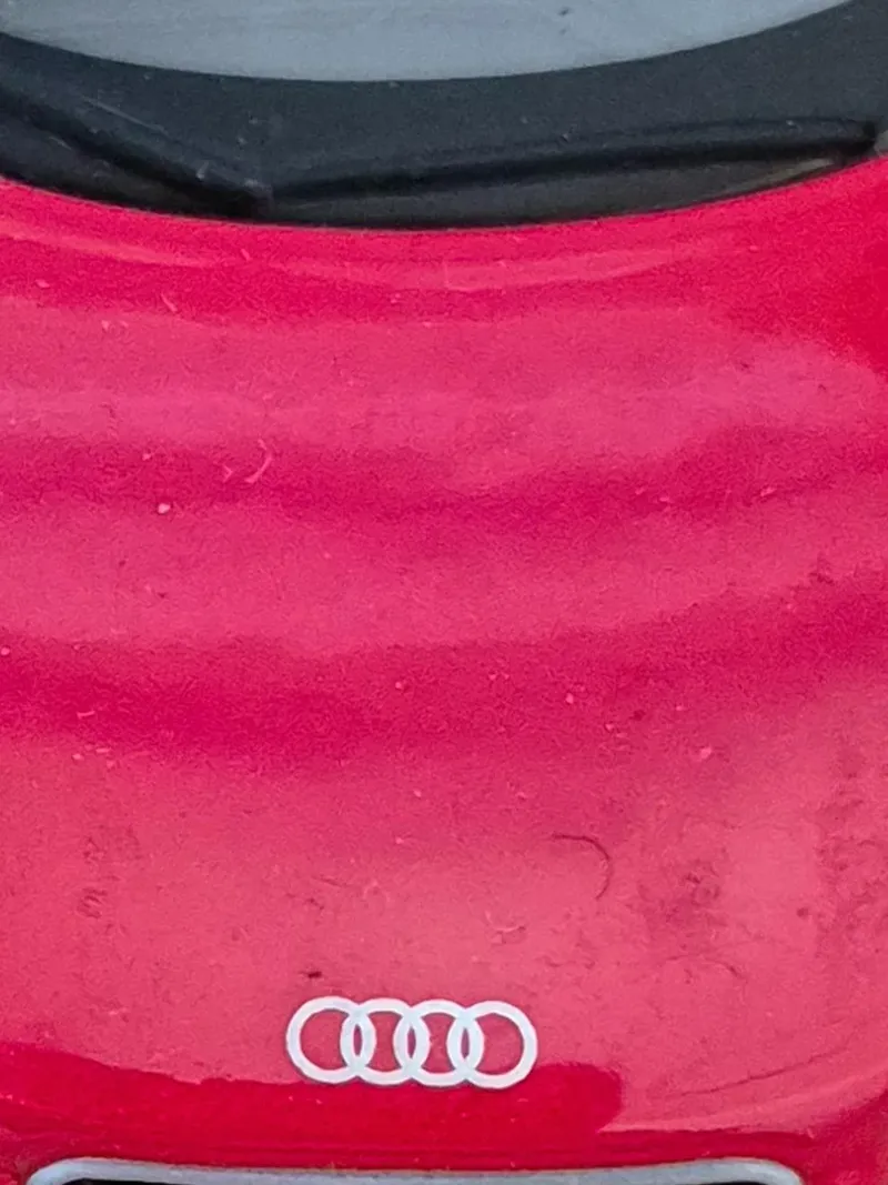 Bburago Audi R8 Modellfahrzeug Rot 1:43 Sammlerauto 10cm 3