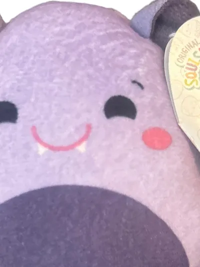 Squishmallows Zumirez Fledermaus Plüschtier Kuscheltier Lila Charmant