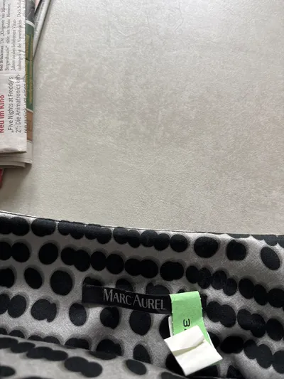 MARC AUREL Faltenrock Damen Gr. 40 Schwarz Weiß Punkte Seide Elegant