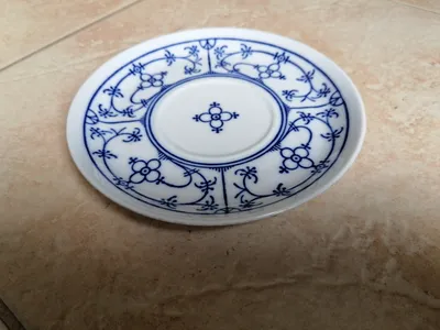 Winterling Tasse und Unterteller Zwiebelmuster Porzellan Weiß