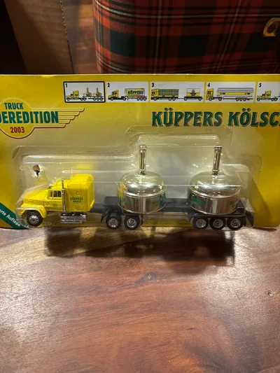 Ford Motor Company LKW Modellfahrzeug Truck Deredition 2003 Küppers Kölsch Gelb