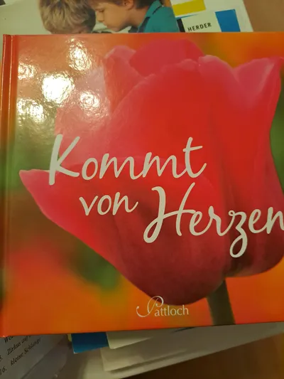 Pattloch Grußkarte Kommt von Herzen Rot Blume Herz