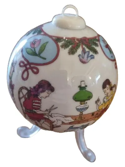 Hutschenreuther Schneekugel Kind Weihnachten Porzellan 7cm Mehrfarbig