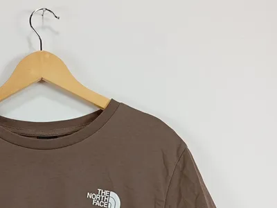 The North Face Damen T-Shirt Gr. 40/L Braun Outdoor Logo-Print