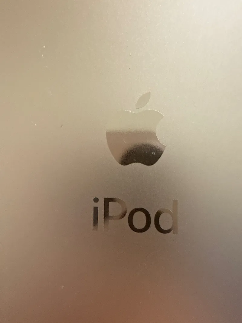 Apple iPod Touch A2178 MP3 Player Gold 4
