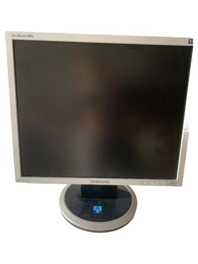 Samsung SyncMaster 940N Monitor 19 Zoll Silber VGA Display gebraucht