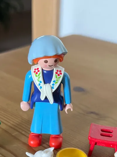 PLAYMOBIL Spielfiguren-Set Frau mit Katzen & Milchkannen Mehrfarbig Kinder