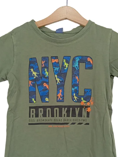 dopodopo Jungen T-Shirt Gr. 116 Oliv NYC Brooklyn Dinosaurier Urban