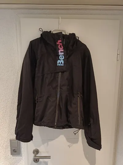 Bench Damen Outdoorjacke Gr. L schwarz Kapuze Logo Sportjacke