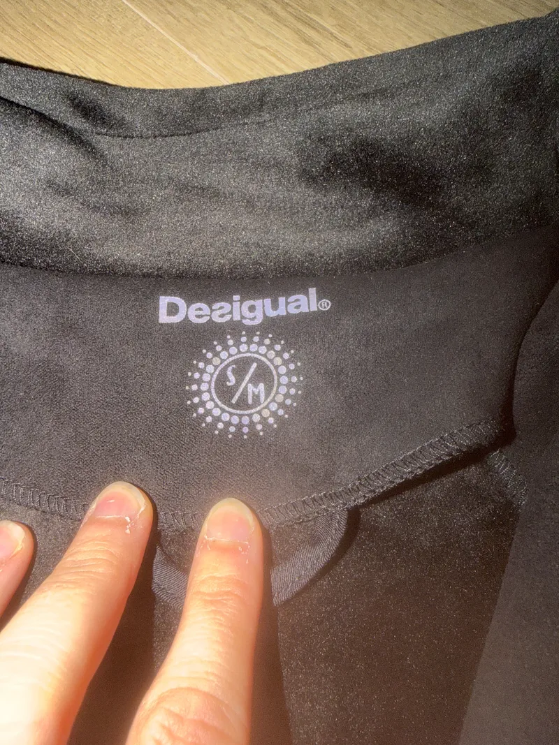 Desigual Damen Sweatjacke Gr. S/M Schwarz Velours Stickerei Reißverschluss 8