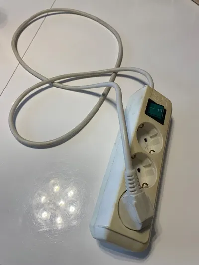 Brennenstuhl Steckdosenleiste 3-fach mit Schalter 1,5m Kabel Weiß