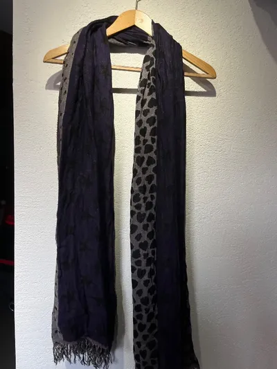 Codello Damen Schal Viskose Mehrfarbig Punkte Herzen Fransen 200x65cm