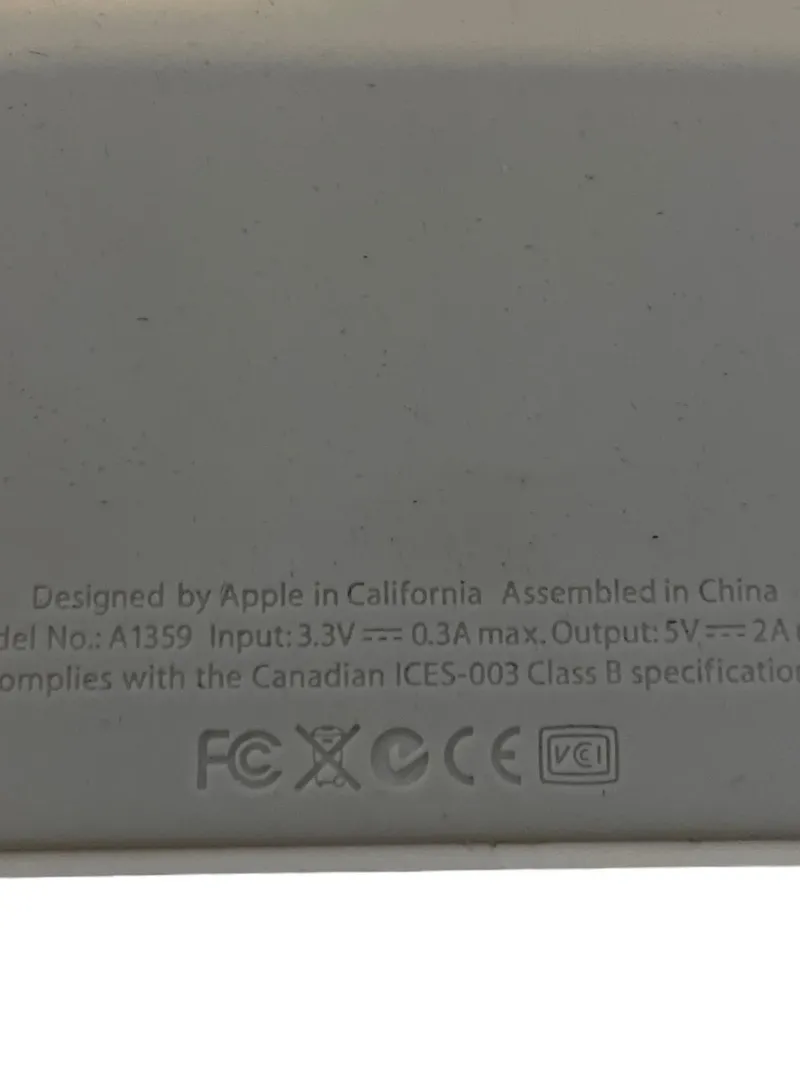 Apple A1359 Kabelgebundene Tastatur mit Dock für Tablet Weiß 4