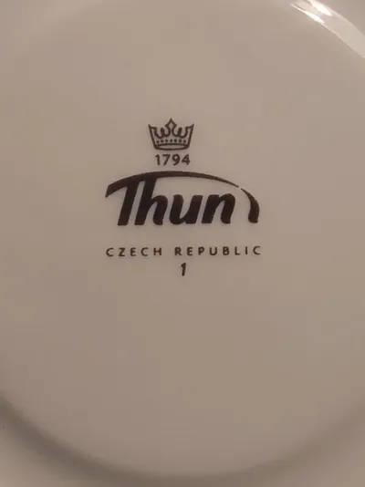 Thun Untertasse Unterteller Porzellan Weiß Strukturmuster 15cm Klassisch