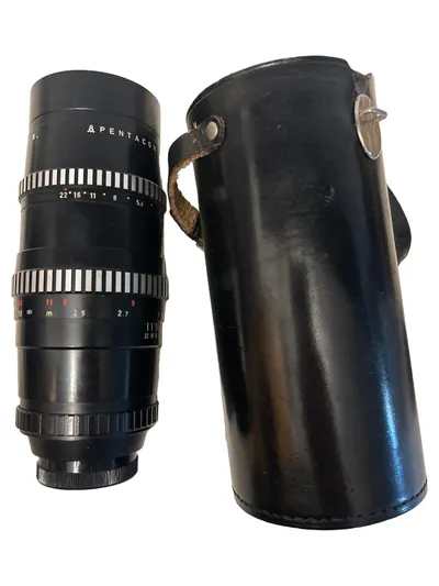 Pentacon 4/200 Kamera Objektiv Vintage mit Ledertasche