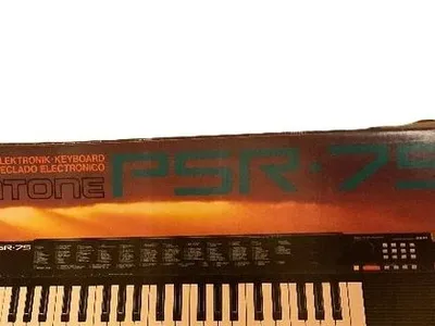 Yamaha PSR-75 Portatone Keyboard 49 Tasten Elektrisch 83cm OVP