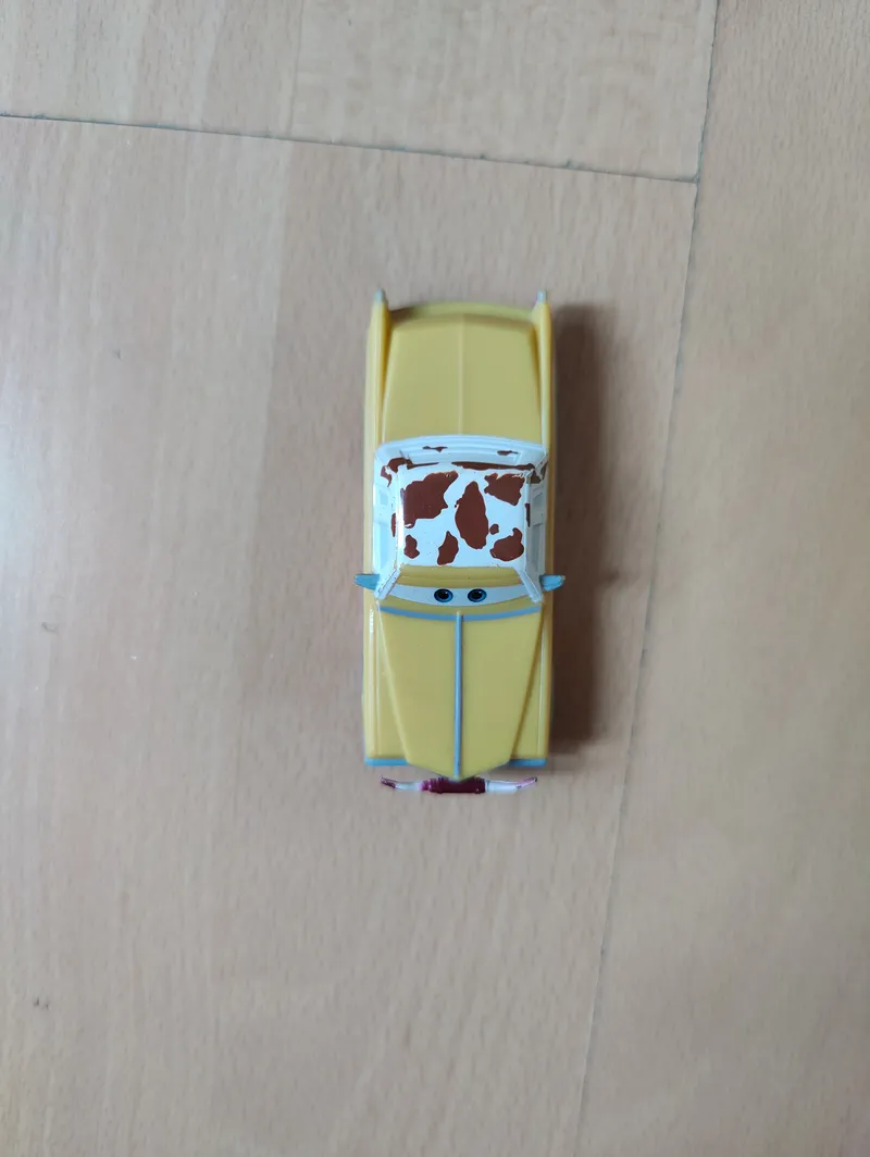Disney Pixar Cars Spielzeugauto Modell Bessie Gelb Kunststoff 4