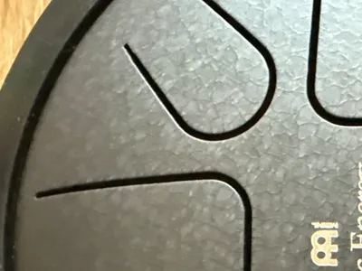 MEINL SONIC ENERGY Kleine Stahlzungentrommel Schwarz Steel Tongue Drum