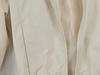 Vero Moda Damen Leichte Jacke Freizeit Gr. S Beige Uni Langarm Reißverschluss