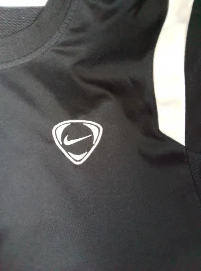Nike Herren Sport Shirt L/40 Schwarz Polyester Kurzarm Logo