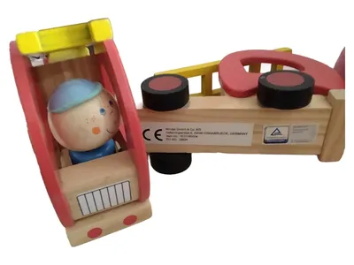 Windel GmbH & Co. KG Holzspielzeug LKW mit Figur Mehrfarbig Spielzeugauto