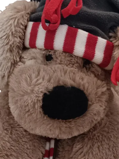 Simex Kuscheltier Hund Plüschtier mit Mütze Schal Mehrfarbig Weihnachtlich 32cm