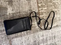 WE Fashion Handytasche Damen Schwarz Umhängetasche Praktisch Lederoptik 4