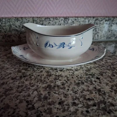 Villeroy & Boch Val Bleu Sauciere mit Unterteller Porzellan Blau Weiß