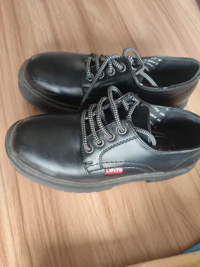 Levi's Damen Schnürschuhe Gr. 34 Schwarz Casual Plateau Schuhe