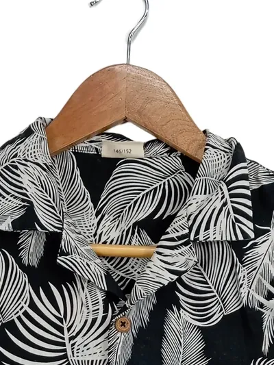 HIP & HOPPS Kinder Hawaiihemd Gr. 146 Kurzarm Palmenblätter Schwarz Weiß