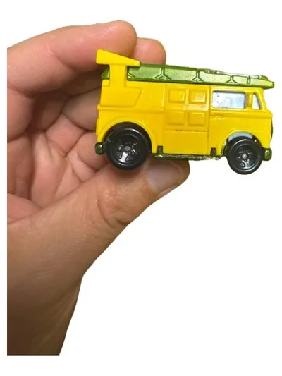 Hot Wheels Party Wagon TMNT Spielzeugauto Metall Gelb 5cm